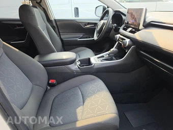 2025 Toyota RAV4 XLE – miniatura 8
