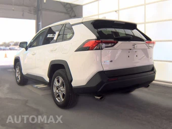 2025 Toyota RAV4 XLE - miniatura 8