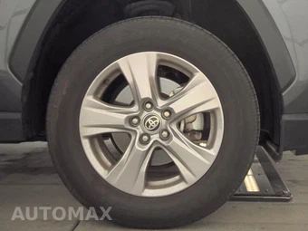 2025 Toyota RAV4 XLE - miniatura 10