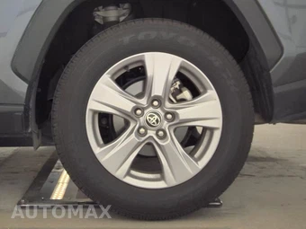 2025 Toyota RAV4 XLE - miniatura 12