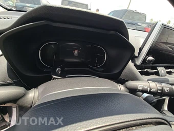 2025 Toyota RAV4 XLE - miniatura 18