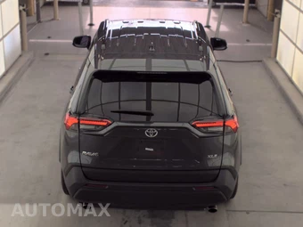 2025 Toyota RAV4 XLE - miniatura 6