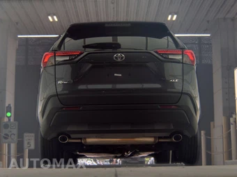 2025 Toyota RAV4 XLE - miniatura 7