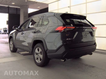2025 Toyota RAV4 XLE - miniatura 8