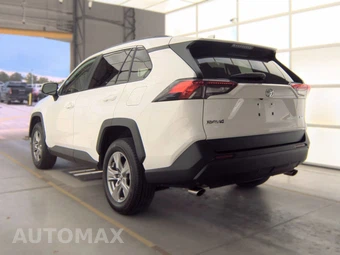 2025 Toyota RAV4 XLE - miniatura 8