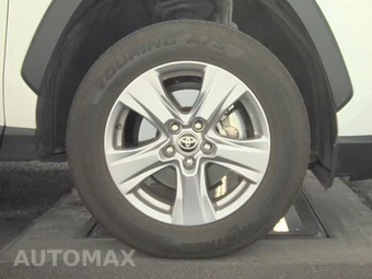 2025 Toyota RAV4 XLE - miniatura 10