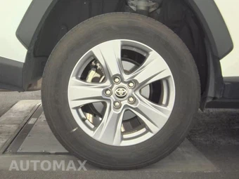 2025 Toyota RAV4 XLE - miniatura 11
