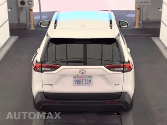 2025 Toyota RAV4 XLE - miniatura 6