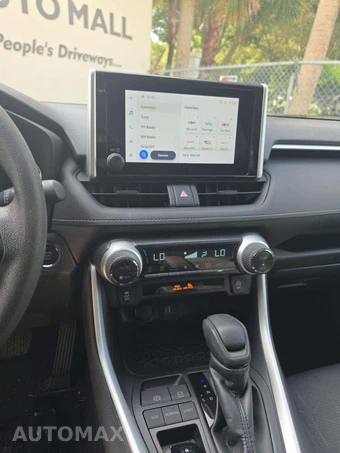 2025 Toyota RAV4 XLE - miniatura 7