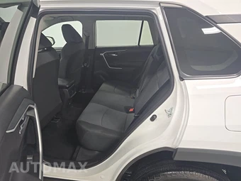 2025 Toyota RAV4 XLE - miniatura 13