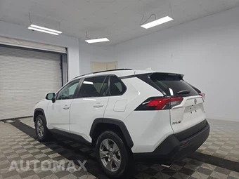 2025 Toyota RAV4 XLE - miniatura 6