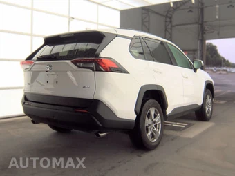 2025 Toyota RAV4 XLE – miniatura 5