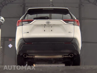 2025 Toyota RAV4 XLE – miniatura 7