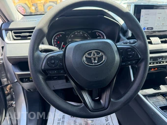 2025 Toyota RAV4 XLE - miniatura 10