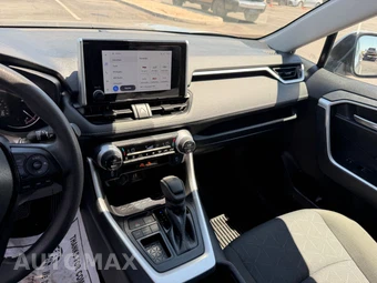 2025 Toyota RAV4 XLE - miniatura 11
