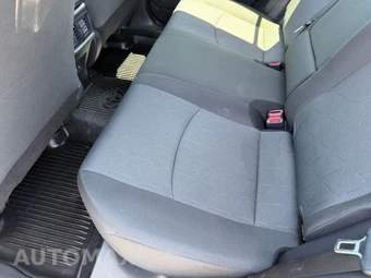 2025 Toyota RAV4 XLE - miniatura 13