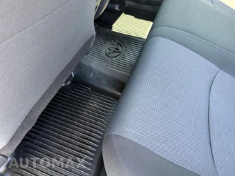 2025 Toyota RAV4 XLE - miniatura 14