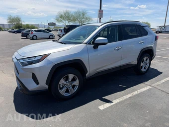 2025 Toyota RAV4 XLE - miniatura 16