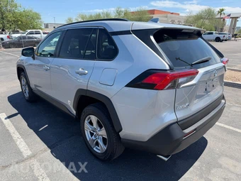2025 Toyota RAV4 XLE - miniatura 7