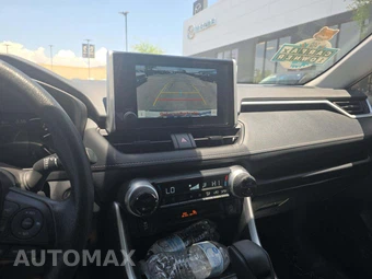 2025 Toyota RAV4 XLE - miniatura 10