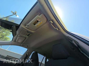 2025 Toyota RAV4 XLE - miniatura 11