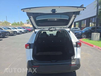 2025 Toyota RAV4 XLE - miniatura 14