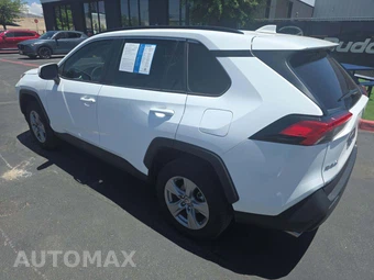 2025 Toyota RAV4 XLE - miniatura 2