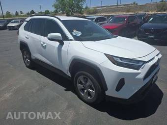 2025 Toyota RAV4 XLE - miniatura 4