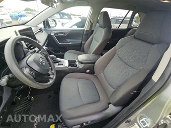 2025 Toyota RAV4 XLE – miniatura 7