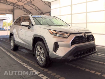 2025 Toyota RAV4 XLE - miniatura 3