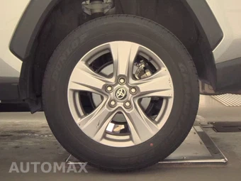 2025 Toyota RAV4 XLE – miniatura 12