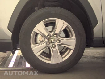 2025 Toyota RAV4 XLE – miniatura 9