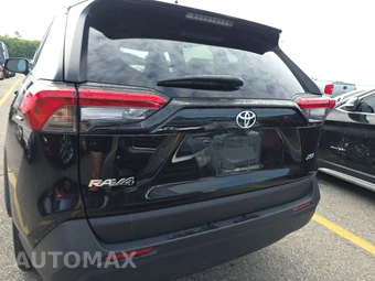 2025 Toyota RAV4 XLE - miniatura 5