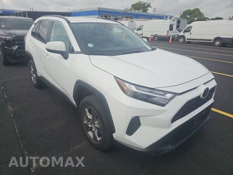 2025 Toyota RAV4 XLE – miniatura 3
