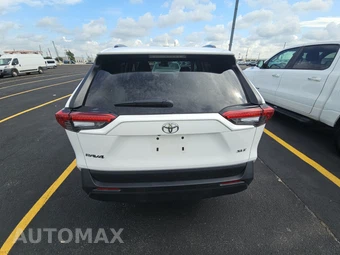 2025 Toyota RAV4 XLE – miniatura 5