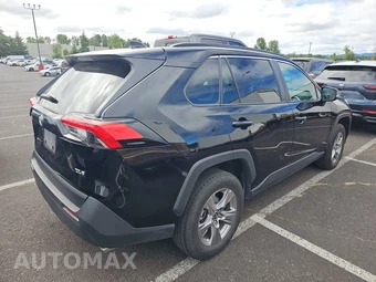 2025 Toyota RAV4 XLE – miniatura 4