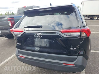 2025 Toyota RAV4 XLE – miniatura 5