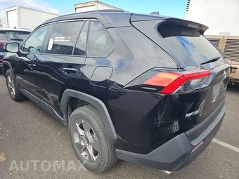 2025 Toyota RAV4 XLE – miniatura 6