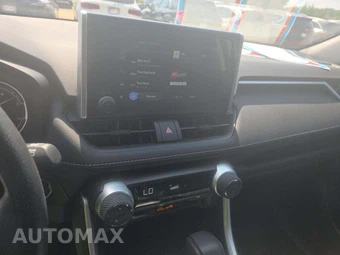 2025 Toyota RAV4 XLE - miniatura 10