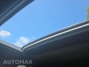 2025 Toyota RAV4 XLE - miniatura 11