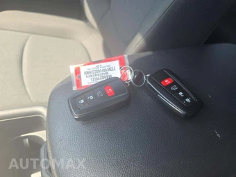 2025 Toyota RAV4 XLE - miniatura 8