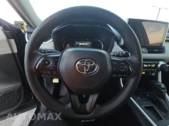2025 Toyota RAV4 XLE - miniatura 10