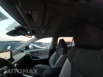 2025 Toyota RAV4 XLE - miniatura 18