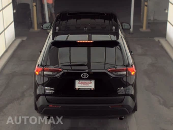 2025 Toyota RAV4 XLE - miniatura 5