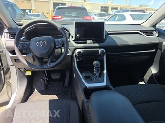 2025 Toyota RAV4 XLE – miniatura 11