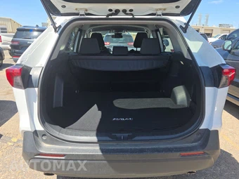 2025 Toyota RAV4 XLE – miniatura 17