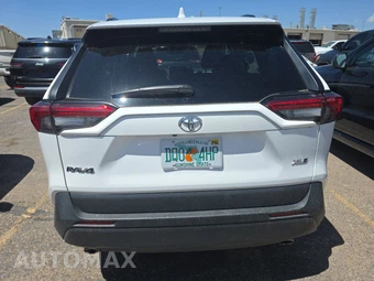 2025 Toyota RAV4 XLE – miniatura 5