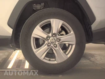 2025 Toyota RAV4 XLE - miniatura 12