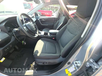 2025 Toyota RAV4 XLE - miniatura 13