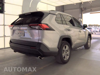 2025 Toyota RAV4 XLE - miniatura 5